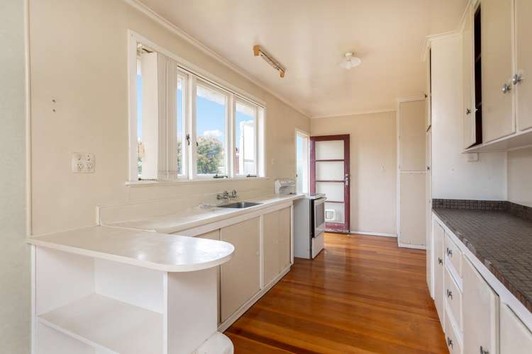 126 Vodanovich Road Te Atatu South_10