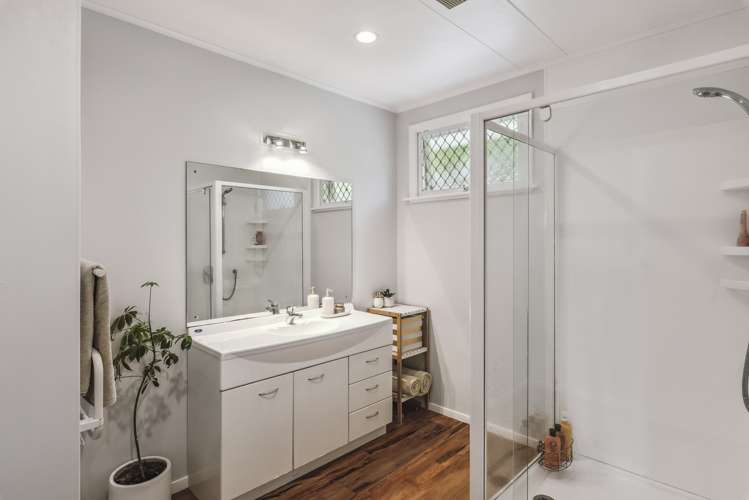 51 Kakariki Grove Waikanae_13