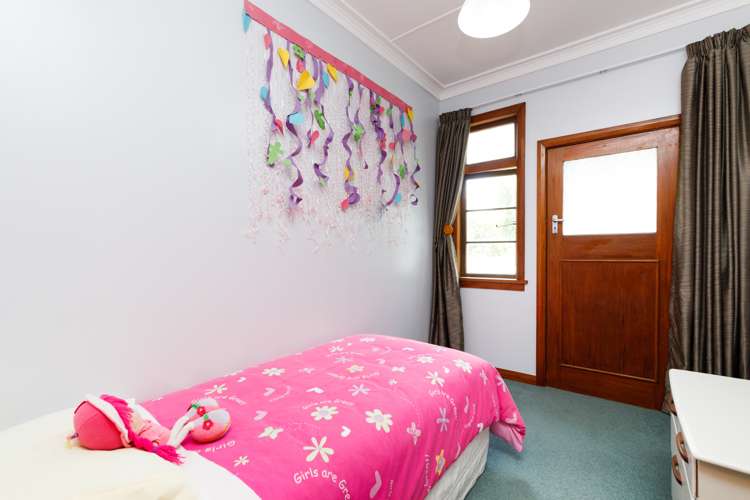 82 Bell Road West Halcombe_14