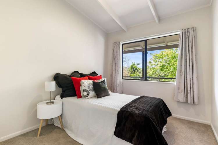 2/81 Fairclough Road Beach Haven_9