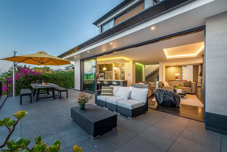 193 Beach Road Castor Bay_11