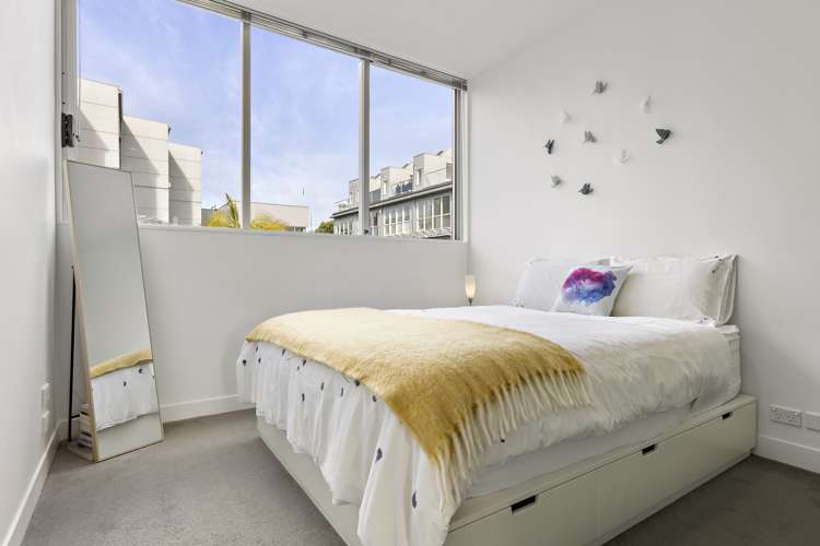 2a/4 Fisher-Point Drive Auckland Central_11