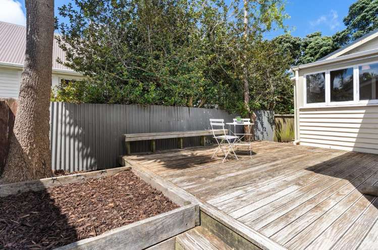 9 Bracken Street Petone_12