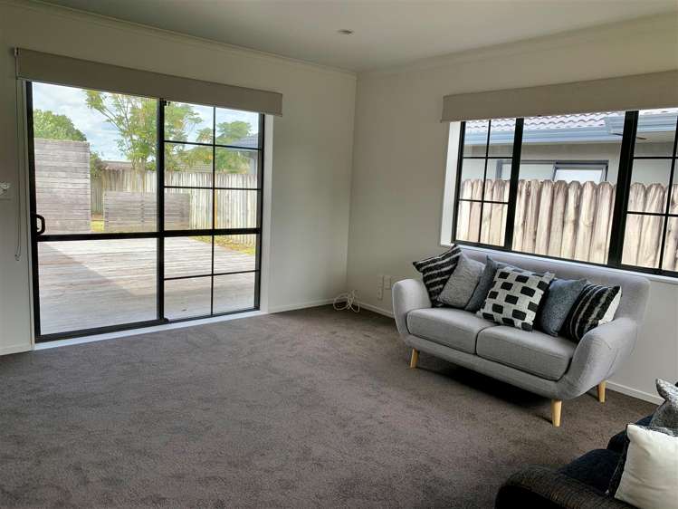 12 Amarillo Place Alfriston Heights_4