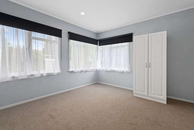 185 Clayton Road Mangakakahi_5