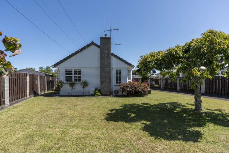 57 Garden Heights Avenue Glenview_17