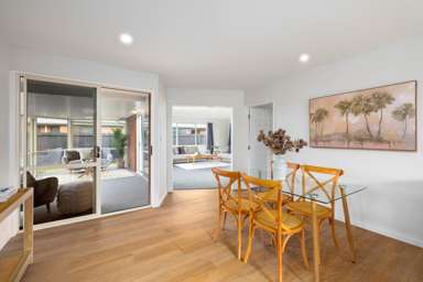 33a Surfers Place_4