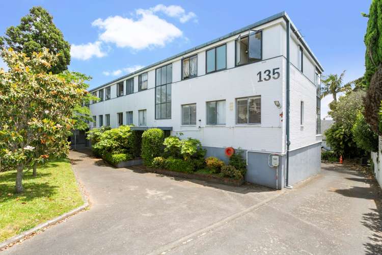 1/135 Jervois Road Herne Bay_11