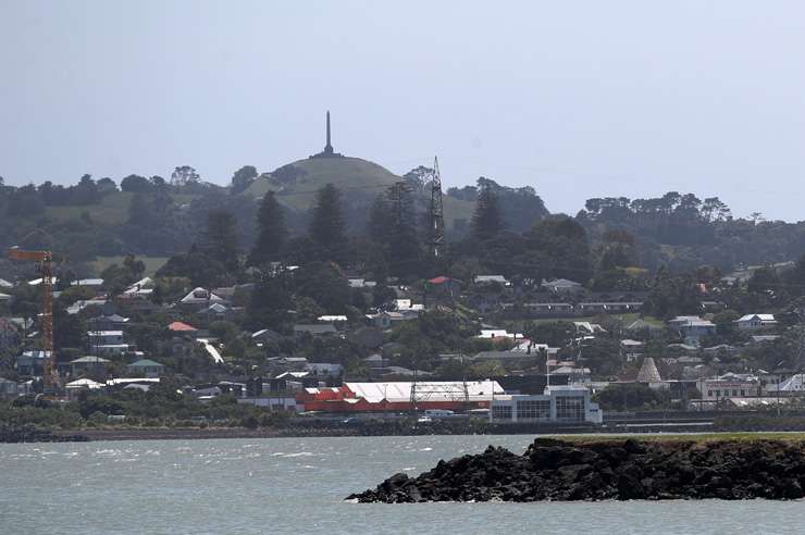 Houses lining Auckland’s Cheltenham Beach