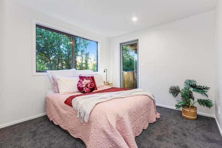 2/10A Rewa Terrace Tawa_10