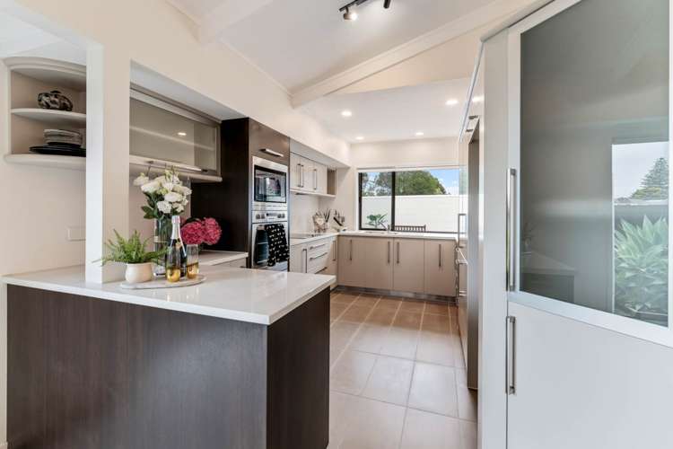 2/33 Vivian Wilson Drive Eastern Beach_8