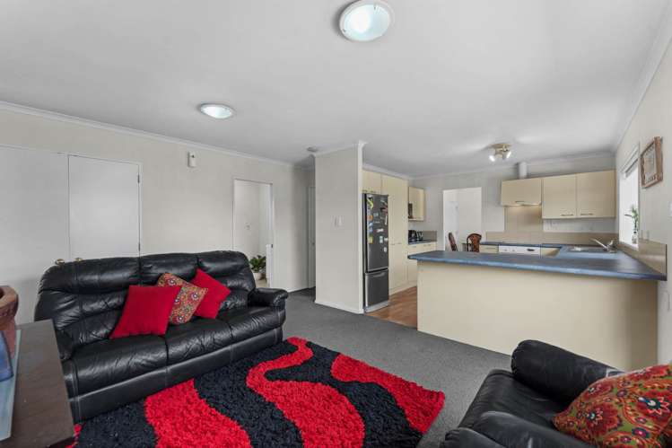 46 Medvale Avenue Flat Bush_12