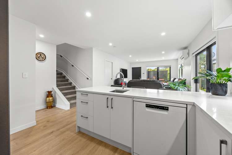 22D Borrowdace Avenue Botany Downs_10