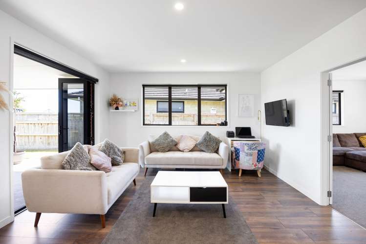 7 Hyatt Close Leamington_7