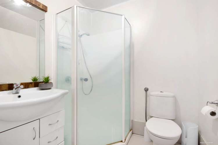 8 Kiernan Place Kelston_5