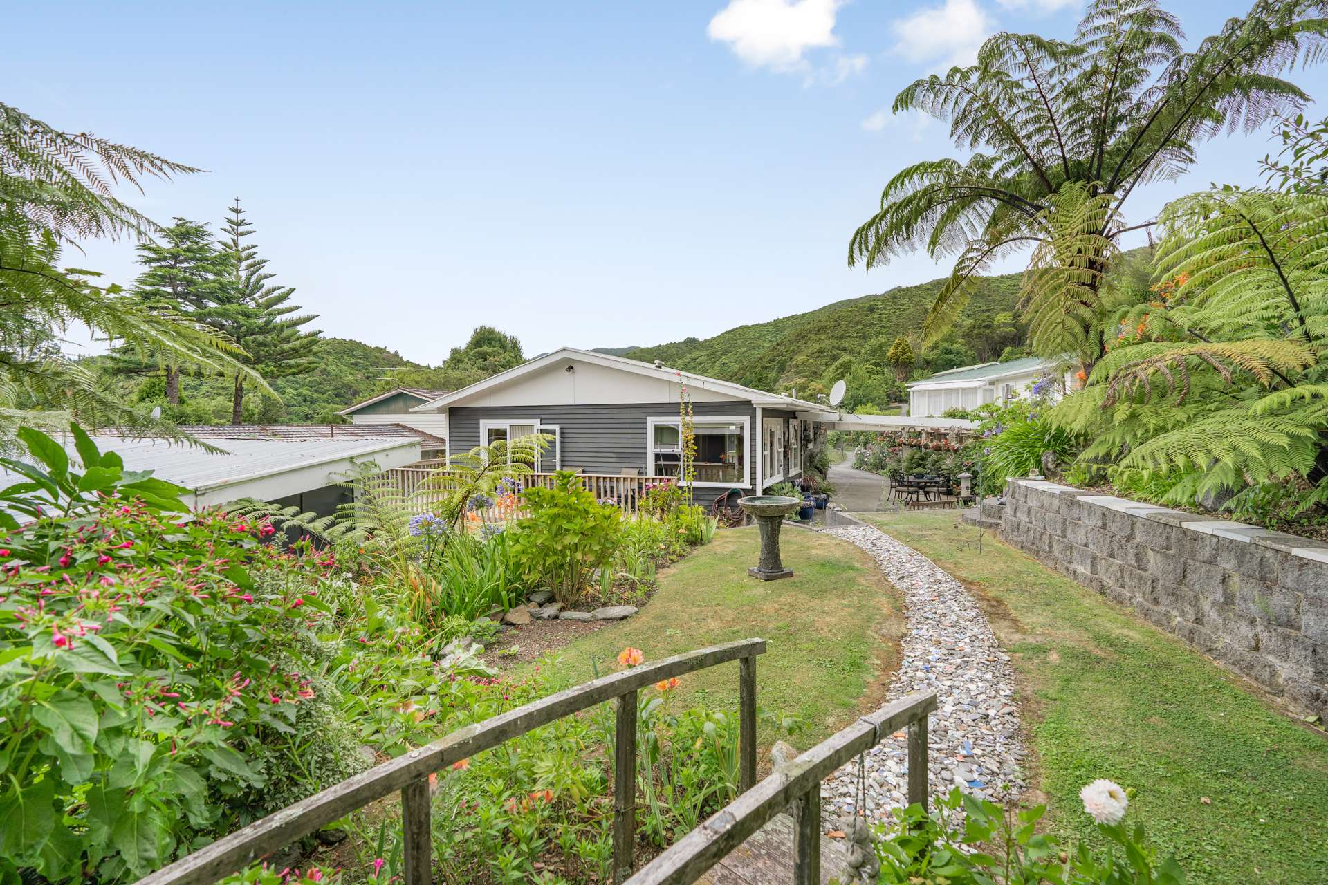 8 Willis Grove Wainuiomata_0