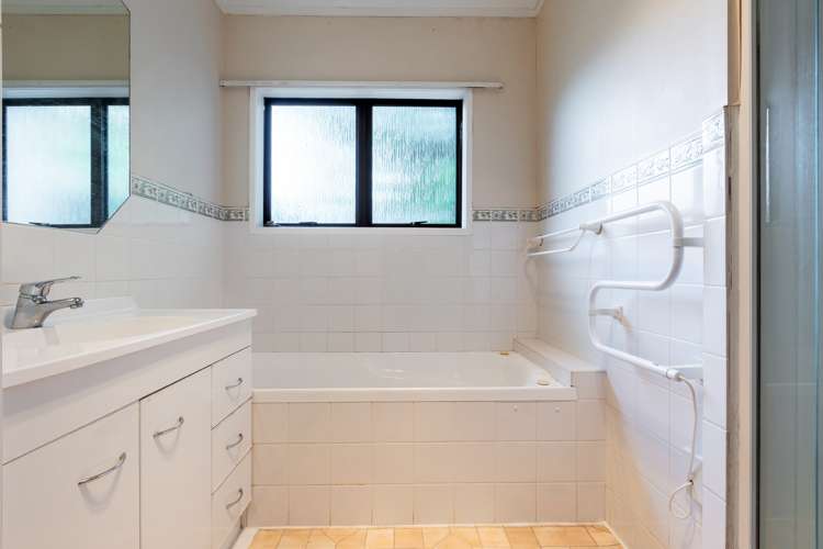 2/90 Browns Bay Road Rothesay Bay_14