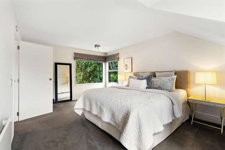 1 Arawata Terrace Fernhill/Sunshine Bay_24