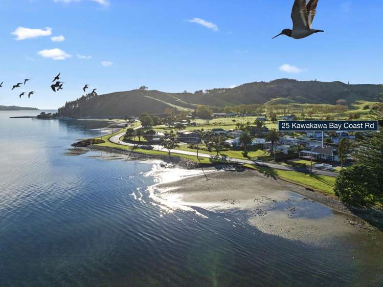 25 Kawakawa Bay Coast Road_0