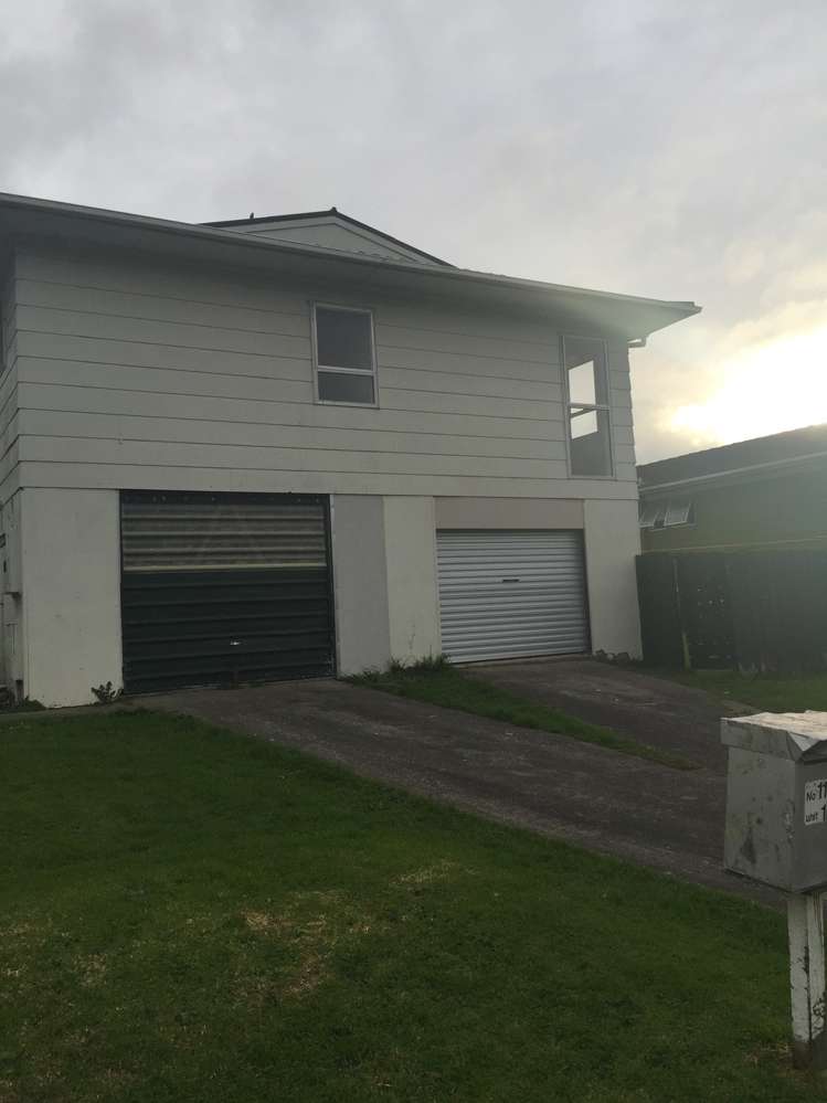 1/11 Frobisher Way Clendon Park_14