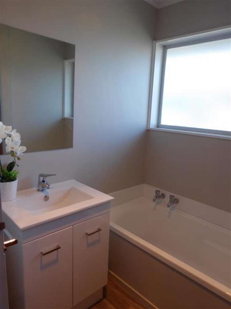 60 Denise Crescent Hornby_4