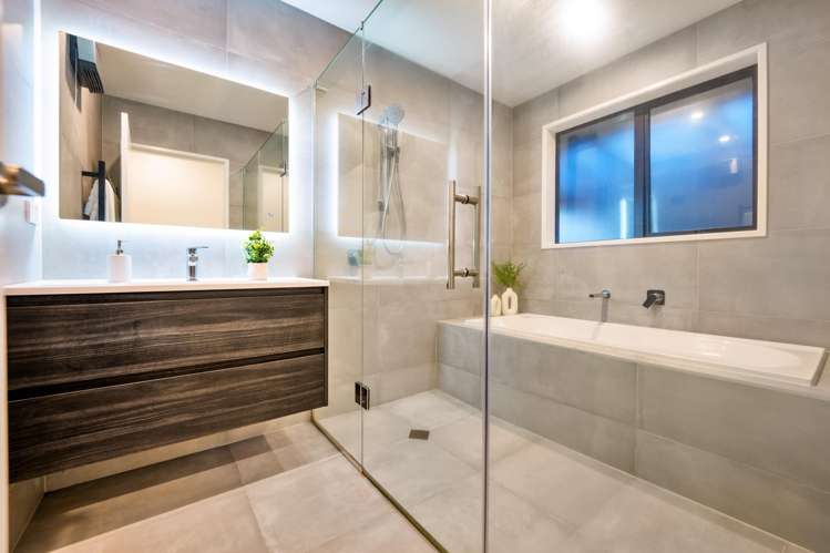 7 Kaimai Avenue Massey_12