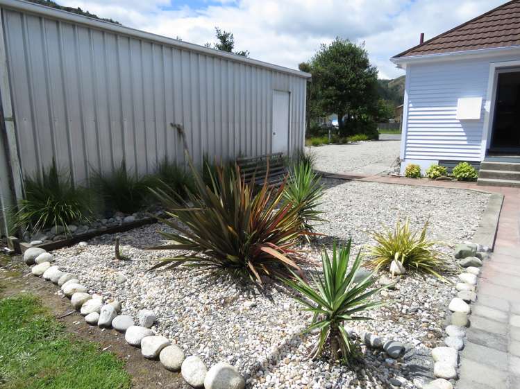 8 Dunn Street Reefton_15