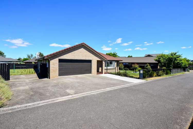 5 Compton Grove Huntington_0