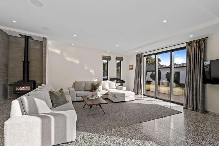 13 Carnaveron Drive Lincoln_9