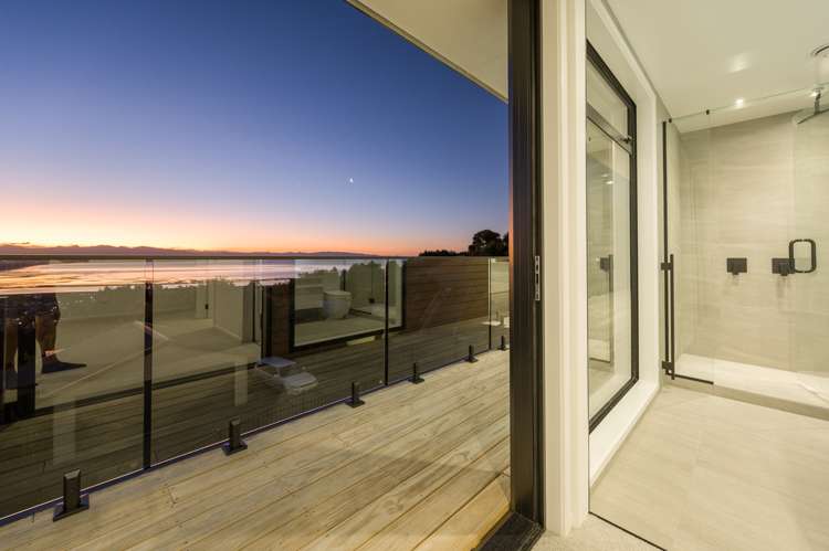 24 Commodore Place Britannia Heights_13