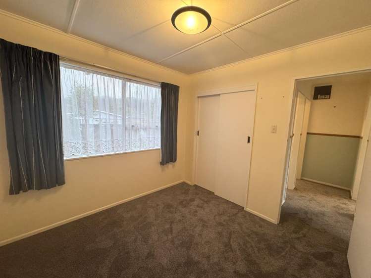  8 Kew Grove Wainuiomata_9