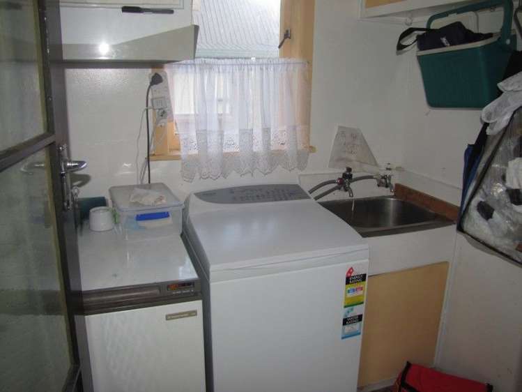 100 Laurie Lane Thames_14