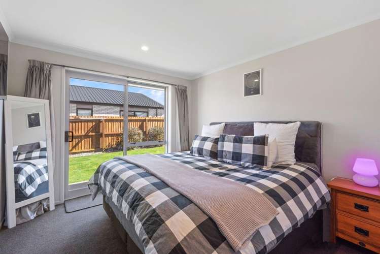 29 Nicolau Avenue 11103_9