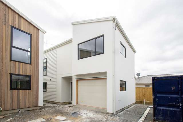 Fresh on the Market: Modern Upper Hutt Living!