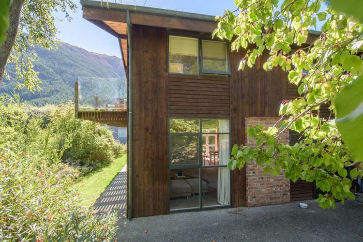 16 Mckerrow Place Fernhill/Sunshine Bay_13