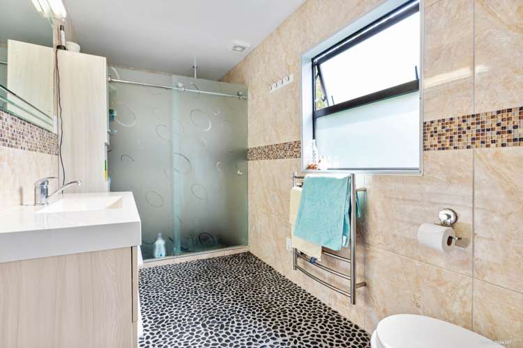 1/25a Aldersgate Road Hillsborough_14