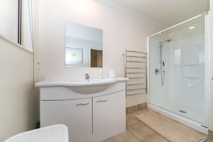 50 Pacific Drive Fitzherbert_13