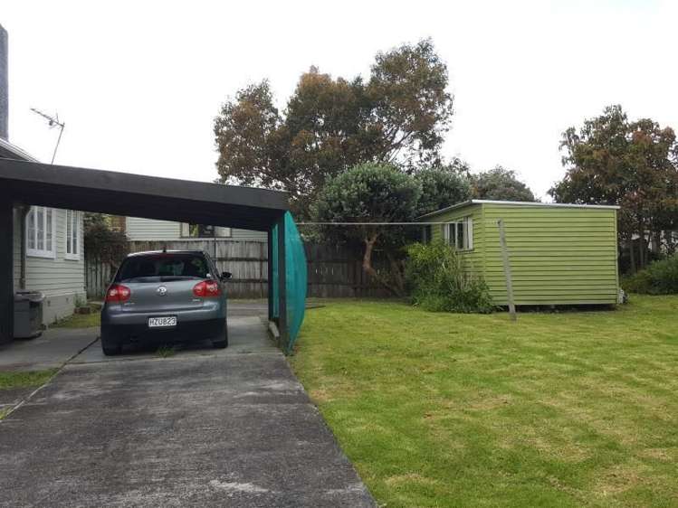 1 Gladfield Lane Te Atatu Peninsula_1