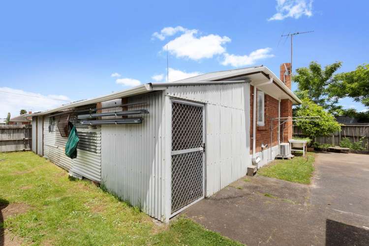 43 Sutton Crescent Papakura_12