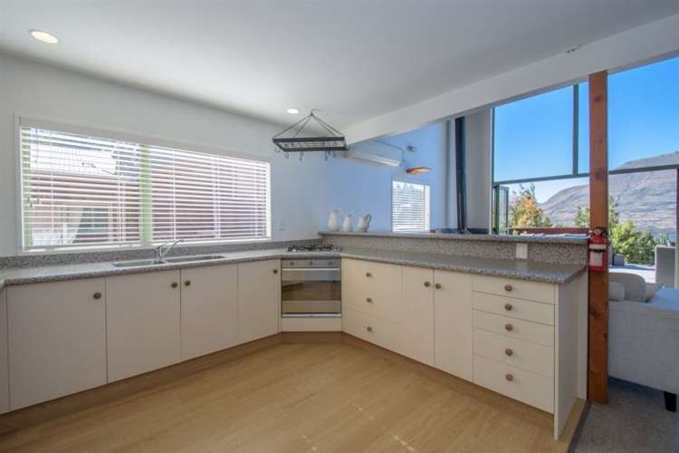 28b Dart Place Fernhill/Sunshine Bay_7