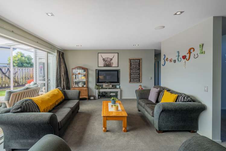 4 Hawk Hill Crescent Cooks Beach_9