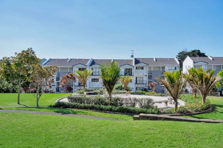 B15/60 Masons Road Oteha_16