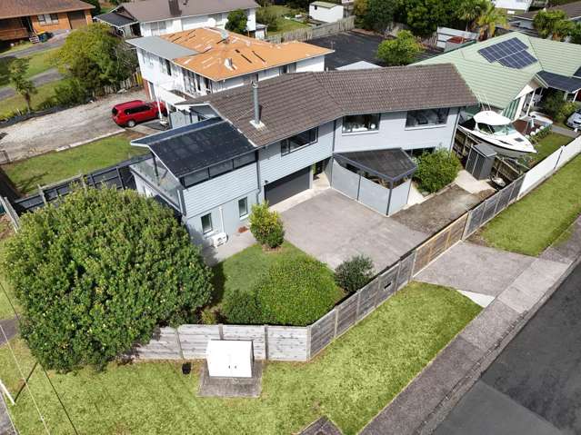 Home + income with commercial studio!