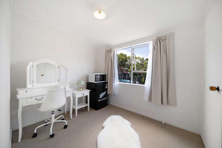 37 Seaward Place Wattle Downs_10