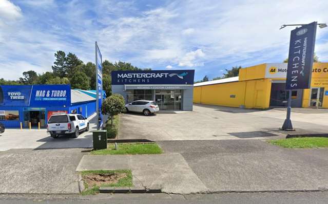 SHOWROOM WITH OFFICE & WAREHOUSE ON MANUKAU