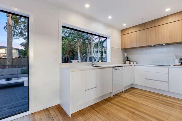 19 Highland Ave Titirangi_3