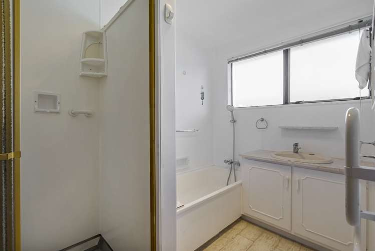 1/67 Abbotts Way Remuera_21