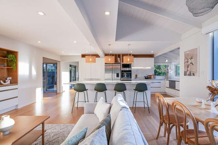 22 Woodfern Crescent Titirangi_3