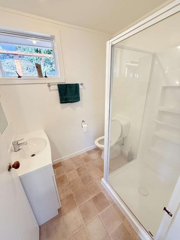 51 Murphy Street Toi Toi_3