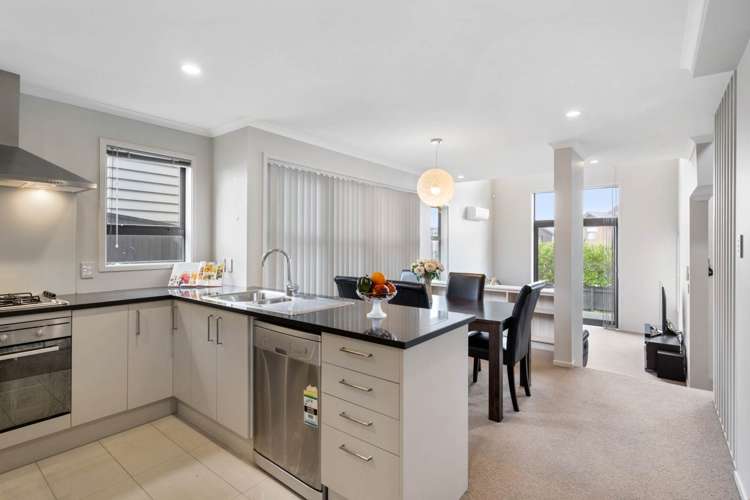 14 Hirimate Place Flat Bush_9